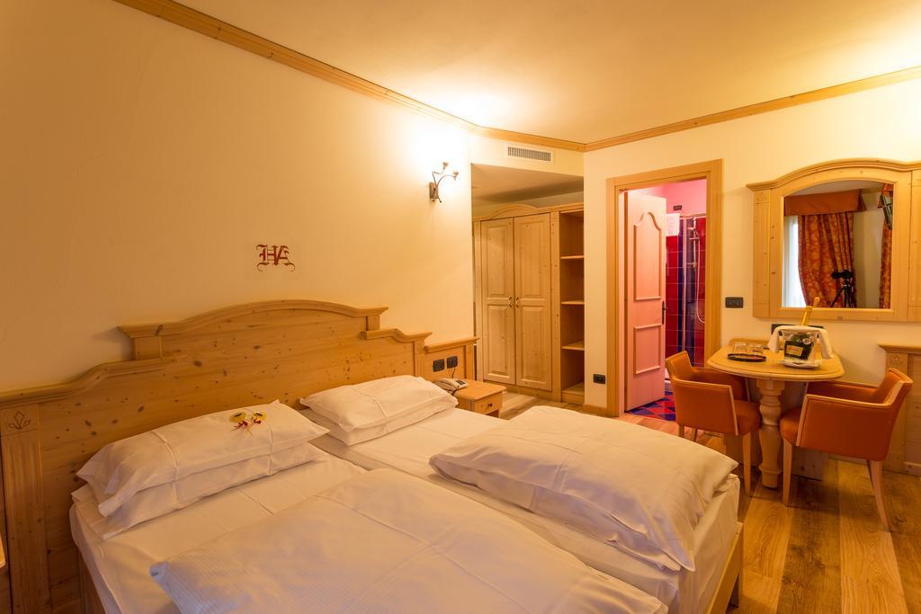 Hotel Arisch Aprica Quarto foto